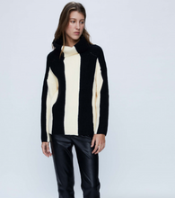 Load image into Gallery viewer, KNITTED SWEATER WITH HIGH COLLAR AND STRIPED PRINT (33W/10208)