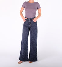 Load image into Gallery viewer, MARISSA BLACK PEARL BUTTONS