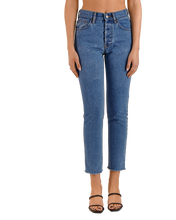 Load image into Gallery viewer, Kelly Medium Cropped