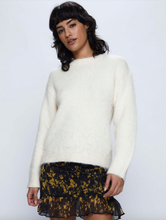 Load image into Gallery viewer, SOFT WHITE KNIT SWEATER (33W/10221)