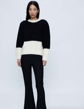 Load image into Gallery viewer, BLACK TWO-TONE THICK KNIT SWEATER (33W/10201)