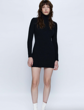 Load image into Gallery viewer, SHORT BLACK RIBBED KNIT DRESS, FITTED (33W/10229)