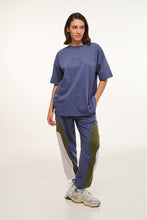 Load image into Gallery viewer, WOMAN SHORT SLEEVE T-SHIRT WITH EMBROIDERY - SOLUNA
