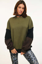 Load image into Gallery viewer, WOMAN CREWNECK WITH EMBROIDERY - MIRA - OLIVE