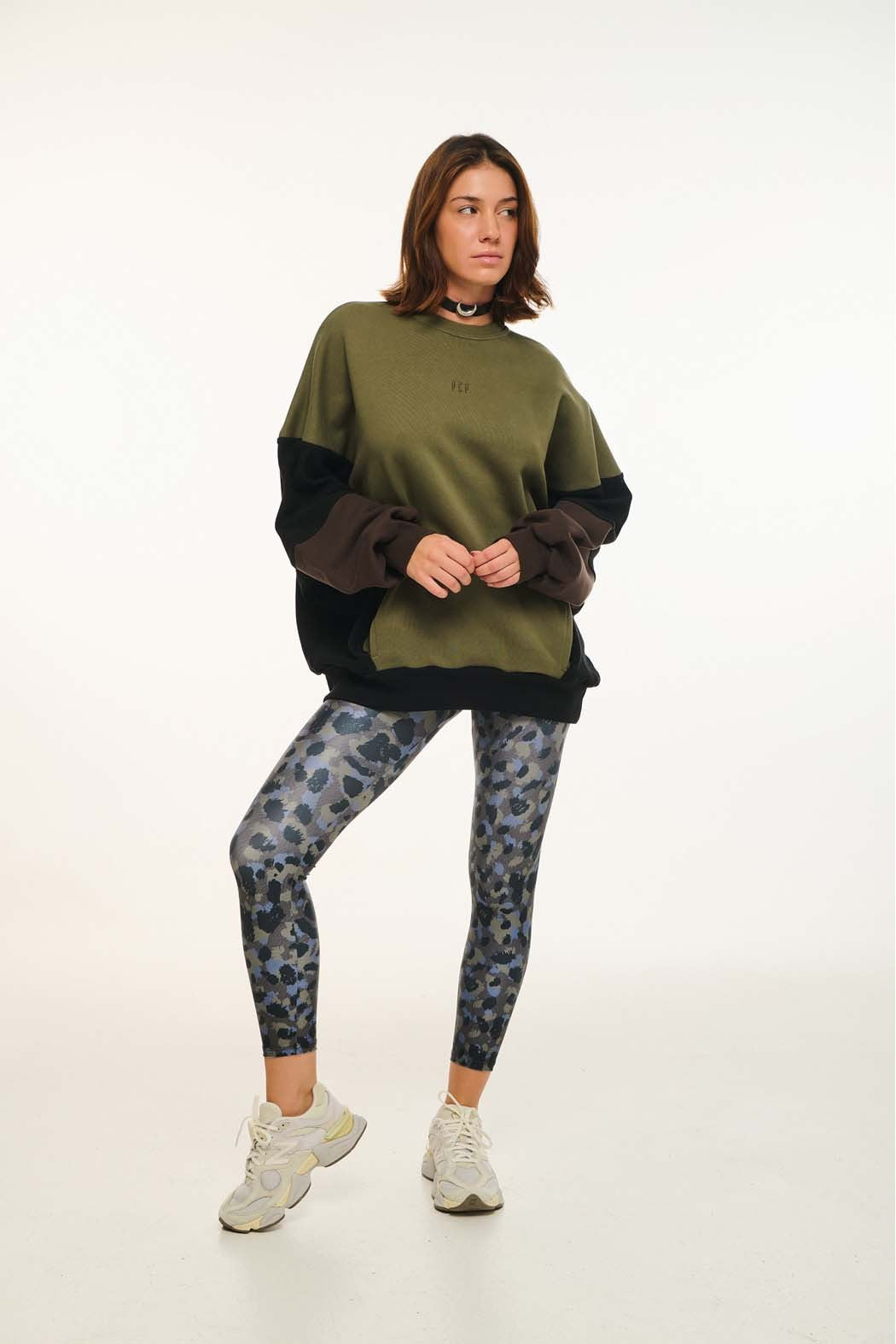 WOMAN CREWNECK WITH EMBROIDERY - MIRA - OLIVE