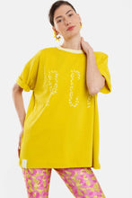Load image into Gallery viewer, SHORT SLEEVE T-SHIRT WITH SILK PRINT - LEOPARD -YELLOW
