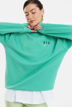 Load image into Gallery viewer, CREWNECK WITH SILK PRINT -SURF - GREEN