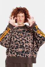 Load image into Gallery viewer, WOMAN CREWNECK WITH EMBROIDERY – TOMMY LEOPARD
