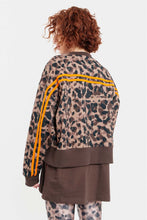 Load image into Gallery viewer, WOMAN CREWNECK WITH EMBROIDERY – TOMMY LEOPARD