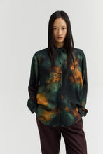 Load image into Gallery viewer, SAGER_2 Oversized asymmetric shirt with abstract tie-dye print