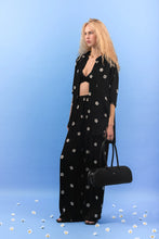 Load image into Gallery viewer, DAISY SHIRT BLACK