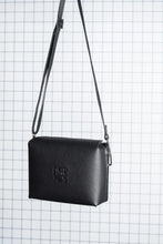 Load image into Gallery viewer, GARCE SQUARE BAG BLACK