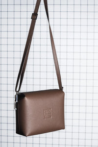 GARCE SQUARE BAG BROWN