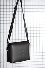 Load image into Gallery viewer, GARCE SQUARE BAG BLACK