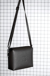 GARCE SQUARE BAG BLACK