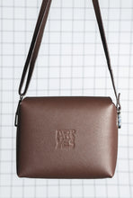 Load image into Gallery viewer, GARCE SQUARE BAG BROWN