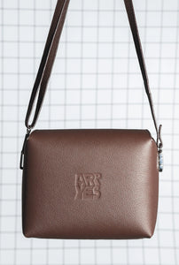 GARCE SQUARE BAG BROWN