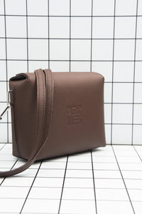 GARCE SQUARE BAG BROWN