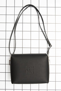 GARCE SQUARE BAG BLACK