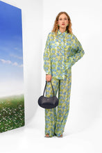 Load image into Gallery viewer, WEEKEND OVERSIZED SHIRT