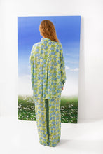 Load image into Gallery viewer, WEEKEND OVERSIZED SHIRT