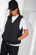 Load image into Gallery viewer, AMBITION VEST BLACK