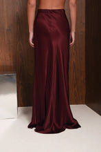 Load image into Gallery viewer, VANITY MAXI SKIRT BORDEAUX