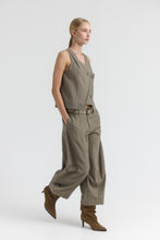 Load image into Gallery viewer, FLOELLA Cropped pinstripe herringbone trousers