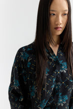 Load image into Gallery viewer, CASSON Relaxed floral and geometric print shirt with raglan seam detailing