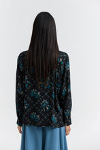 Load image into Gallery viewer, CASSON Relaxed floral and geometric print shirt with raglan seam detailing