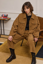 Load image into Gallery viewer, Clive