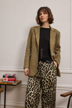 Load image into Gallery viewer, TILLEY